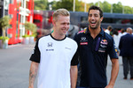 Foto zur News: Kevin Magnussen und Daniel Ricciardo (Red Bull)