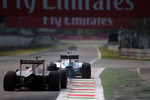 Foto zur News: Valtteri Bottas (Williams) und Max Verstappen (Toro Rosso)