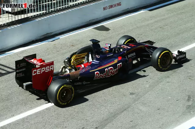 Max Verstappen (Scuderia Toro Rosso) konnte keine Zeit fahren. Der Niederländer musste sich erst den Motor reparieren lassen, dann flog ihm auf der einzigen Runde die Motorhaube weg... Foto zur News: Max Verstappen (Scuderia Toro Rosso) konnte keine Zeit fahren. Der Niederländer musste sich erst den Motor reparieren lassen, dann flog ihm auf der einzigen Runde die Motorhaube weg...