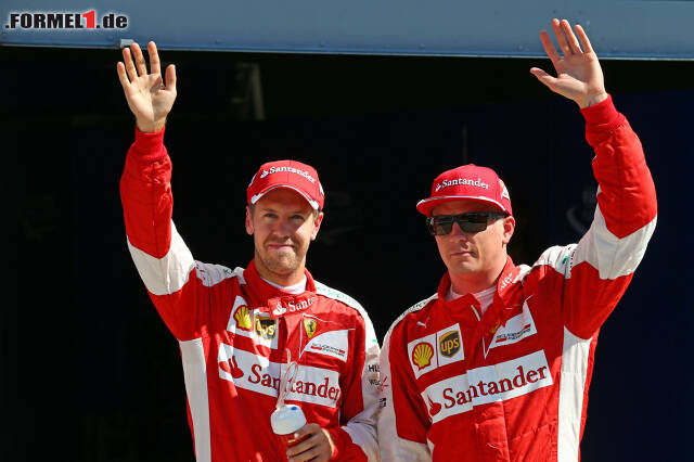 Foto zur News: Der Jubel bei den Tifosi war groß, denn mit den Plätzen zwei und drei hatte wohl niemand gerechnet. Für Räikkönen war Rang zwei übrigens der beste Startplatz seit China 2013