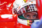 Foto zur News: und Sebastian Vettel (Ferrari)