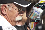 Foto zur News: Dieter Zetsche und Lewis Hamilton (Mercedes)