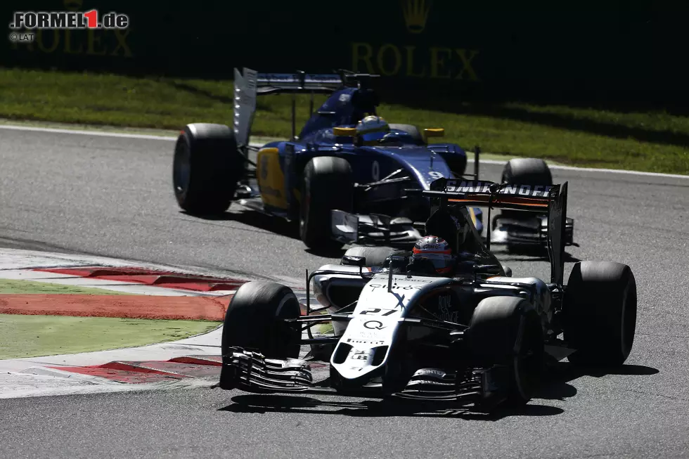 Foto zur News: Nico Hülkenberg (Force India) und Marcus Ericsson (Sauber)