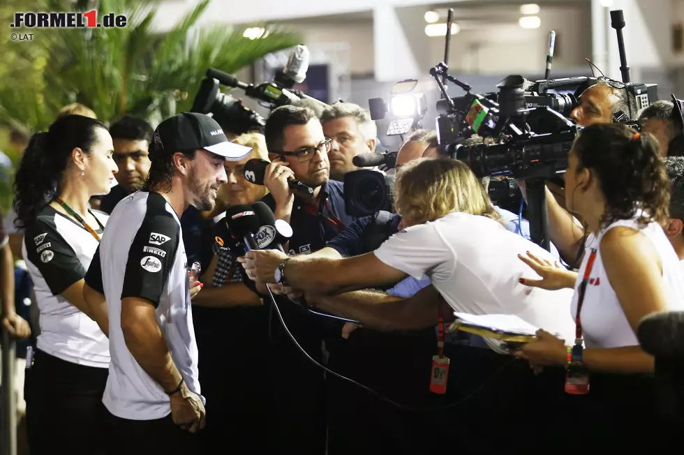 Foto zur News: Fernando Alonso (McLaren)