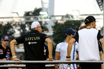 Foto zur News: Pastor Maldonado (Lotus) und Jenson Button (McLaren)
