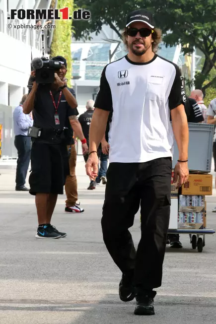 Foto zur News: Fernando Alonso (McLaren)