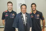 Foto zur News: Daniel Ricciardo, Daniil Kwjat (Red Bull)