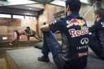 Foto zur News: Daniel Ricciardo, Daniil Kwjat (Red Bull)