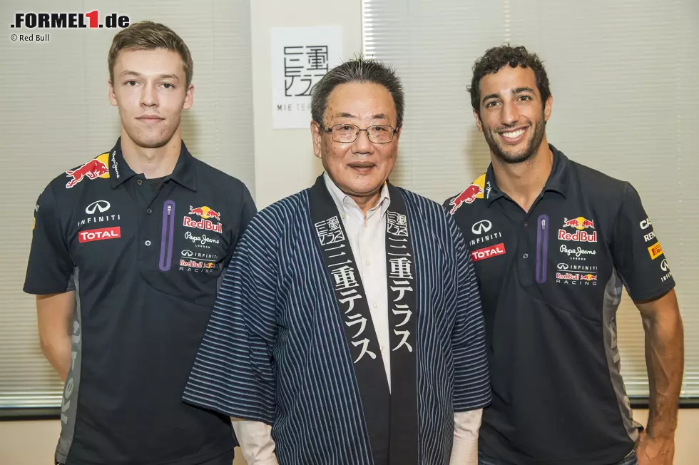 Foto zur News: Daniel Ricciardo, Daniil Kwjat (Red Bull)