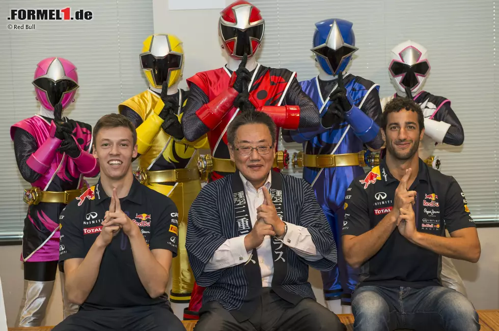 Foto zur News: Daniel Ricciardo, Daniil Kwjat (Red Bull)