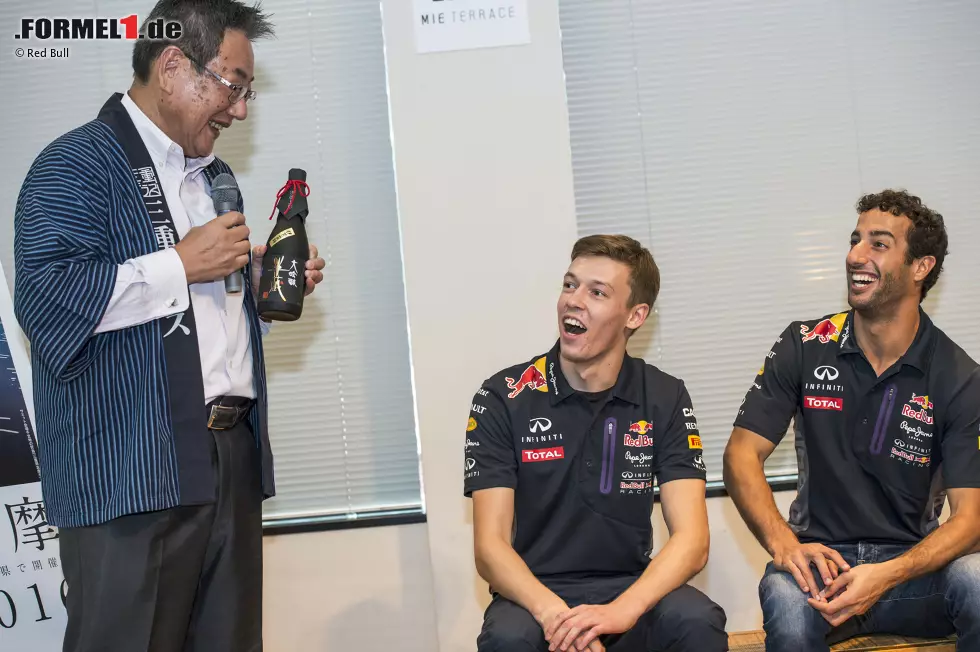 Foto zur News: Daniel Ricciardo, Daniil Kwjat (Red Bull)