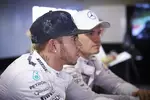 Foto zur News: Lewis Hamilton (Mercedes) und Nico Rosberg (Mercedes)