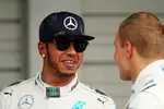 Foto zur News: Lewis Hamilton (Mercedes) und Valtteri Bottas (Williams)