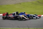 Foto zur News: Felipe Nasr (Sauber) und Max Verstappen (Toro Rosso)