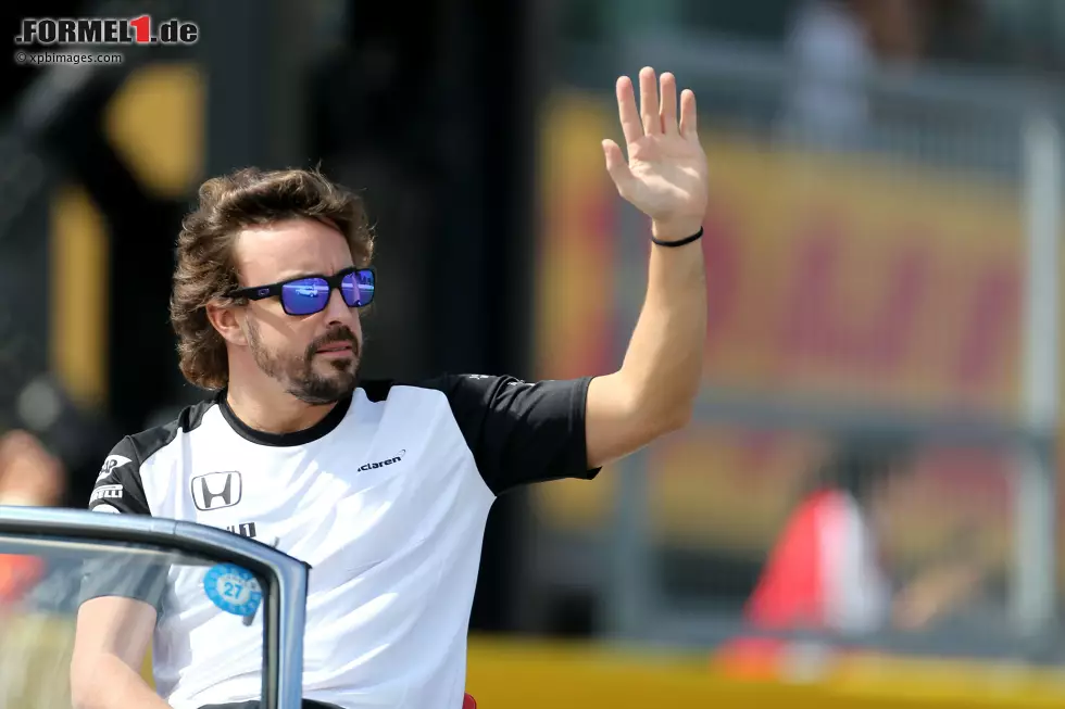 Foto zur News: Fernando Alonso (McLaren)