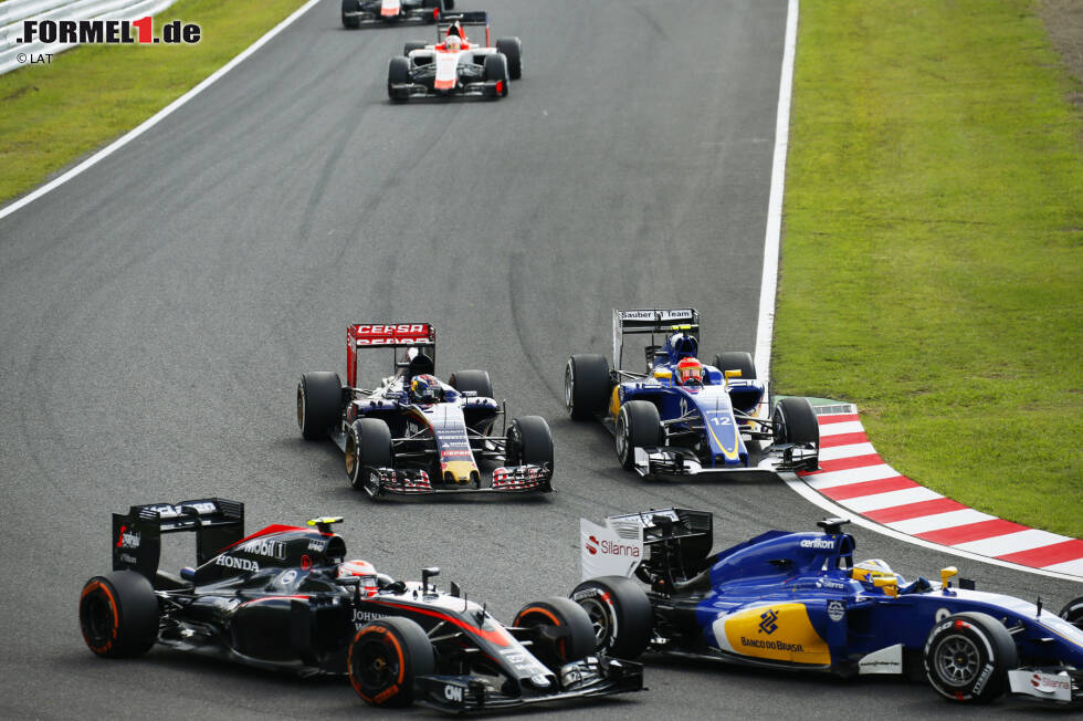 Foto zur News: Marcus Ericsson (Sauber), Jenson Button (McLaren), Felipe Nasr (Sauber) und Max Verstappen (Toro Rosso)