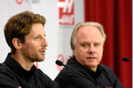 Foto zur News: Romain Grosjean und Teambesitzer Gene Haas