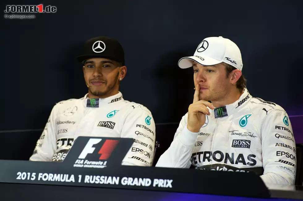 Foto zur News: Lewis Hamilton (Mercedes) und Nico Rosberg (Mercedes)