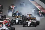 Foto zur News: Nico Hülkenberg (Force India), Sergio Perez (Force India) und Daniil Kwjat (Red Bull)