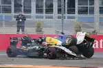 Foto zur News: Nico Hülkenberg (Force India) und Marcus Ericsson (Sauber)