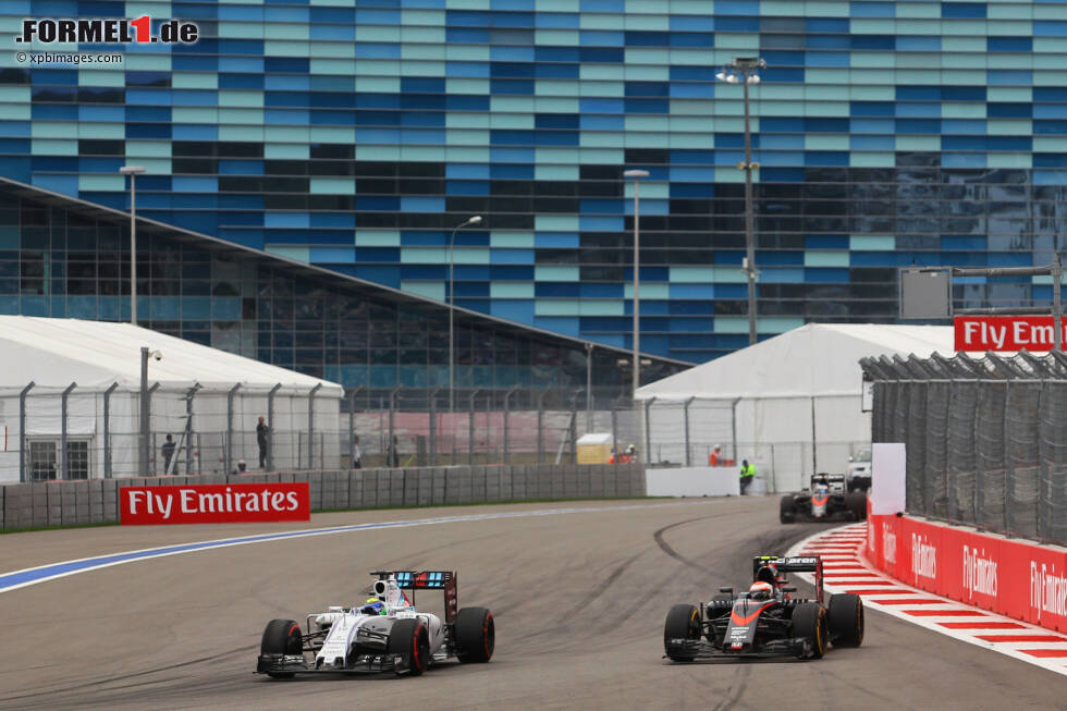 Foto zur News: Felipe Massa (Williams) und Jenson Button (McLaren)