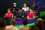 Foto zur News: Marcus Ericsson (Sauber), Valtteri Bottas (Williams), Daniel Ricciardo (Red Bull), Lewis Hamilton (Mercedes), Alexander Rossi (Manor-Marussia) und Kimi Räikkönen (Ferrari)