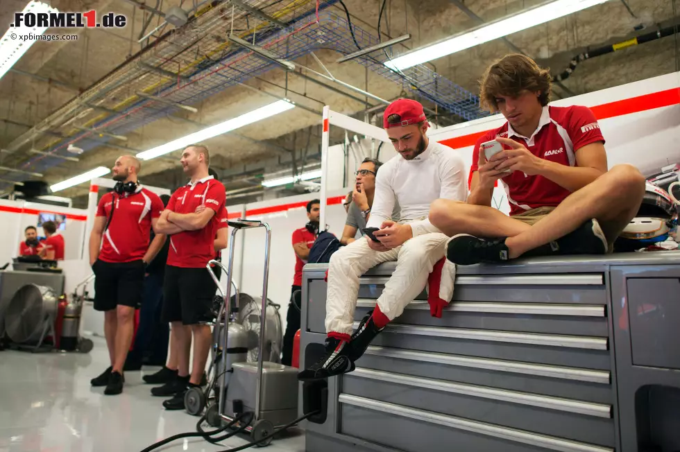 Foto zur News: Will Stevens und Roberto Merhi (Manor-Marussia)