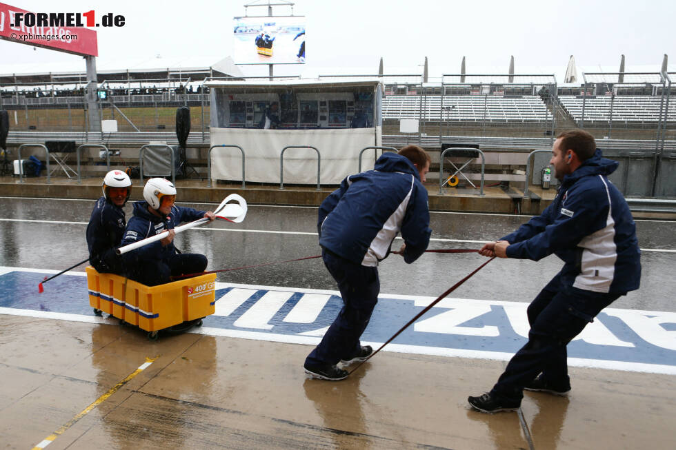 Foto zur News: Bootrennen des Sauber-Teams