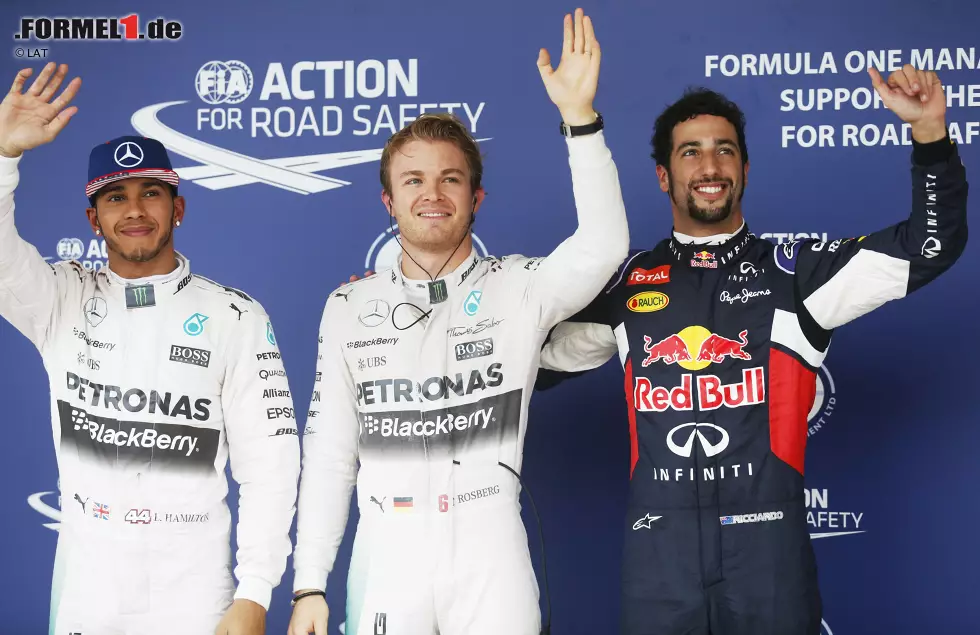 Foto zur News: Lewis Hamilton (Mercedes), Nico Rosberg (Mercedes) und Daniel Ricciardo (Red Bull)