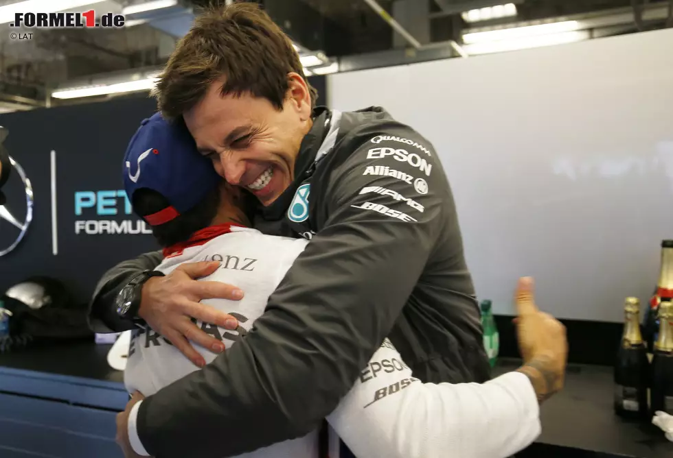 Foto zur News: Lewis Hamilton (Mercedes) und Toto Wolff