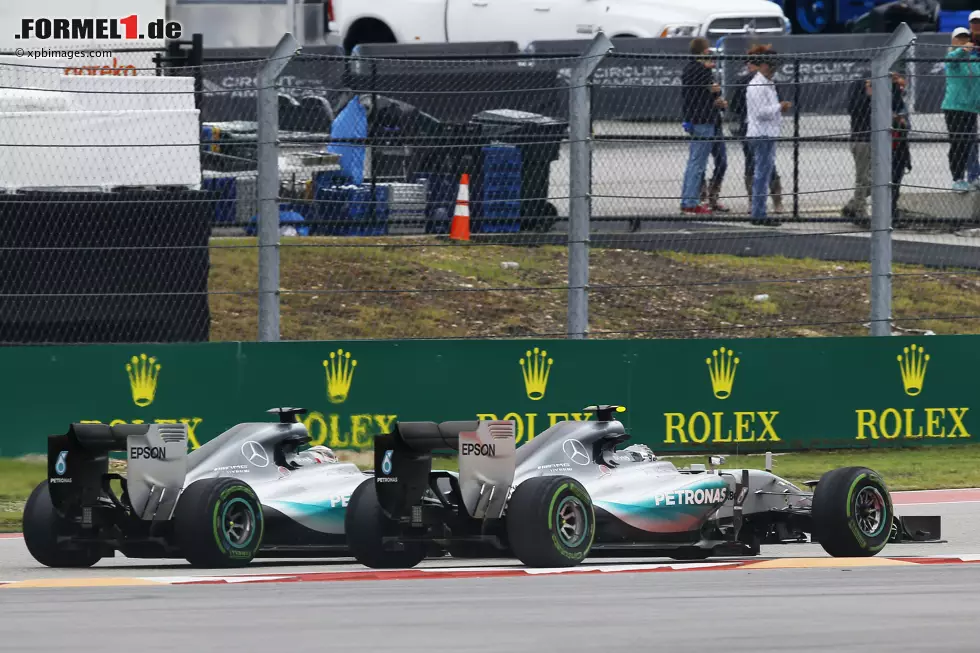 Foto zur News: Lewis Hamilton (Mercedes) und Nico Rosberg (Mercedes)