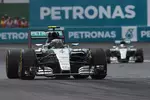 Foto zur News: Nico Rosberg (Mercedes) und Lewis Hamilton (Mercedes)