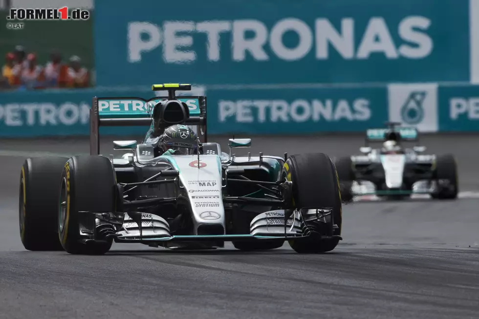 Foto zur News: Nico Rosberg (Mercedes) und Lewis Hamilton (Mercedes)