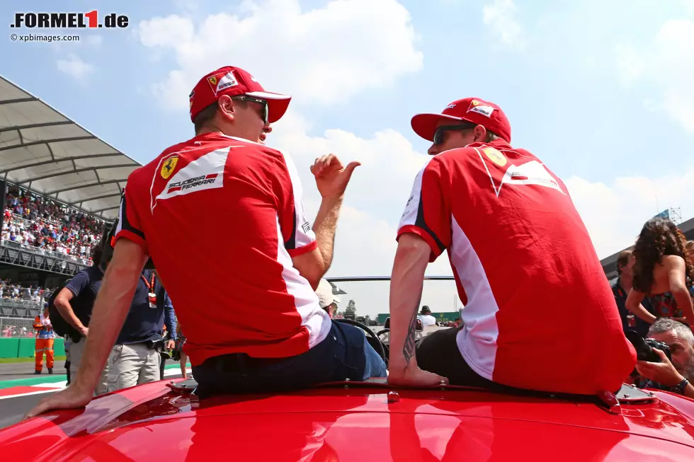 Foto zur News: Sebastian Vettel (Ferrari) und Kimi Räikkönen (Ferrari)