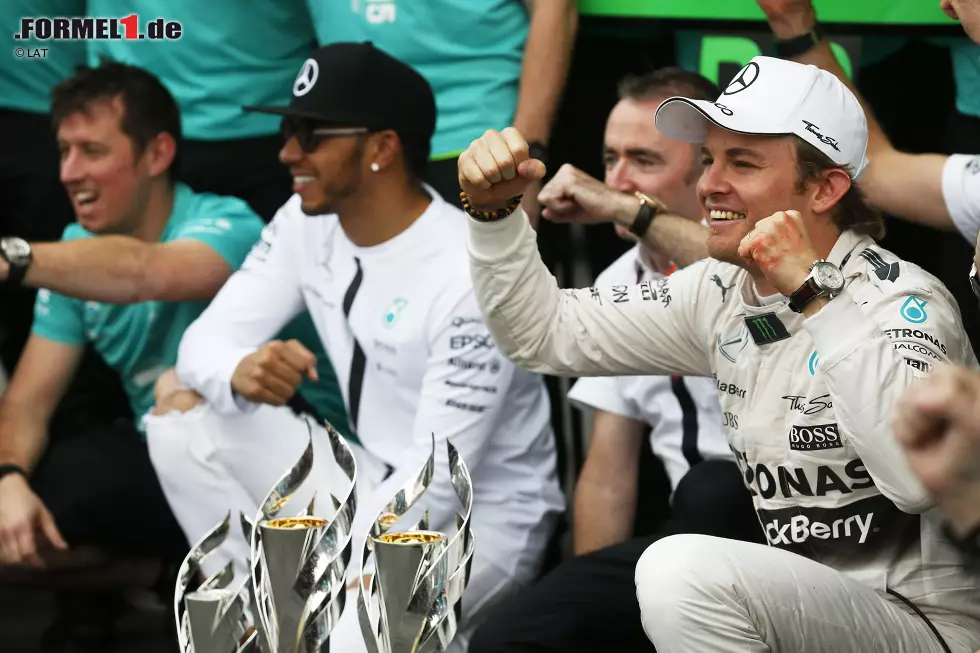 Foto zur News: Nico Rosberg (Mercedes) und Lewis Hamilton (Mercedes)