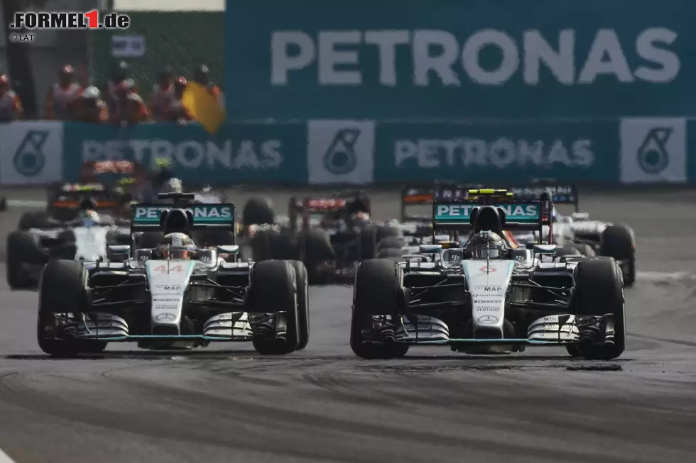 Foto zur News: Nico Rosberg (Mercedes) und Lewis Hamilton (Mercedes)