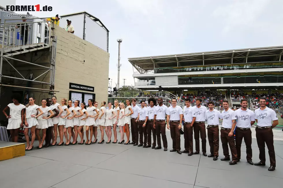 Foto zur News: Grid-Girls &amp; -Boys