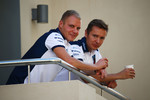 Foto zur News: Valtteri Bottas (Williams) mit seinem Physio Antti Vierula