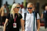 Foto zur News: Valtteri Bottas (Williams) mit Freundin Emilia Pikkarainen