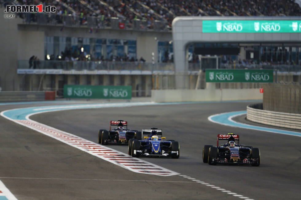 Foto zur News: Carlos Sainz (Toro Rosso), Marcus Ericsson (Sauber) und Max Verstappen (Toro Rosso)