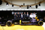 Foto zur News: Kevin Magnussen (Renault), Esteban Ocon (Renault), Jolyon Palmer (Renault) und Cyril Abiteboul