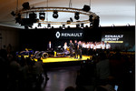 Foto zur News: Jolyon Palmer (Renault), Esteban Ocon (Renault) und Kevin Magnussen (Renault)