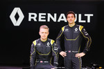 Foto zur News: Kevin Magnussen (Renault) und Jolyon Palmer (Renault)