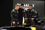 Foto zur News: Kevin Magnussen (Renault), Esteban Ocon (Renault) und Jolyon Palmer (Renault)