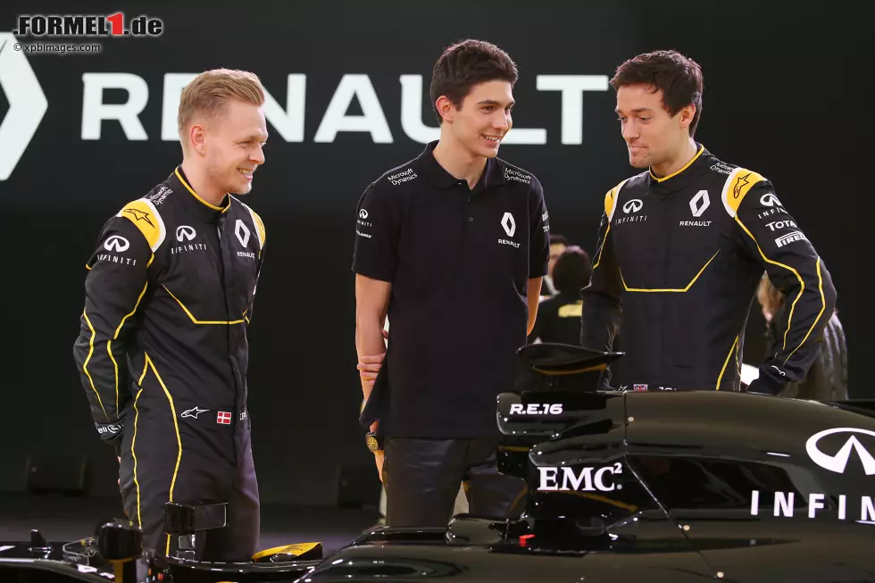 Foto zur News: Kevin Magnussen (Renault), Esteban Ocon (Renault) und Jolyon Palmer (Renault)