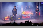 Foto zur News: Daniel Ricciardo und Daniil Kwjat (Red Bull)