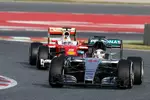 Foto zur News: Lewis Hamilton (Mercedes) und Sebastian Vettel (Ferrari)