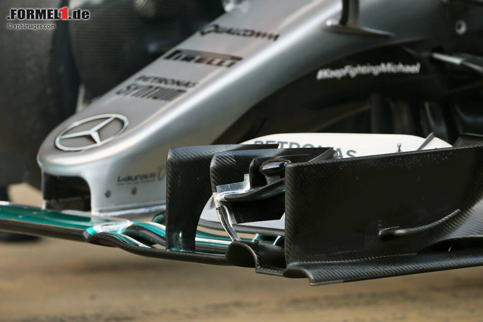 Foto zur News: Lewis Hamilton führte die neue Nase am Donnerstagmorgen erstmals aus