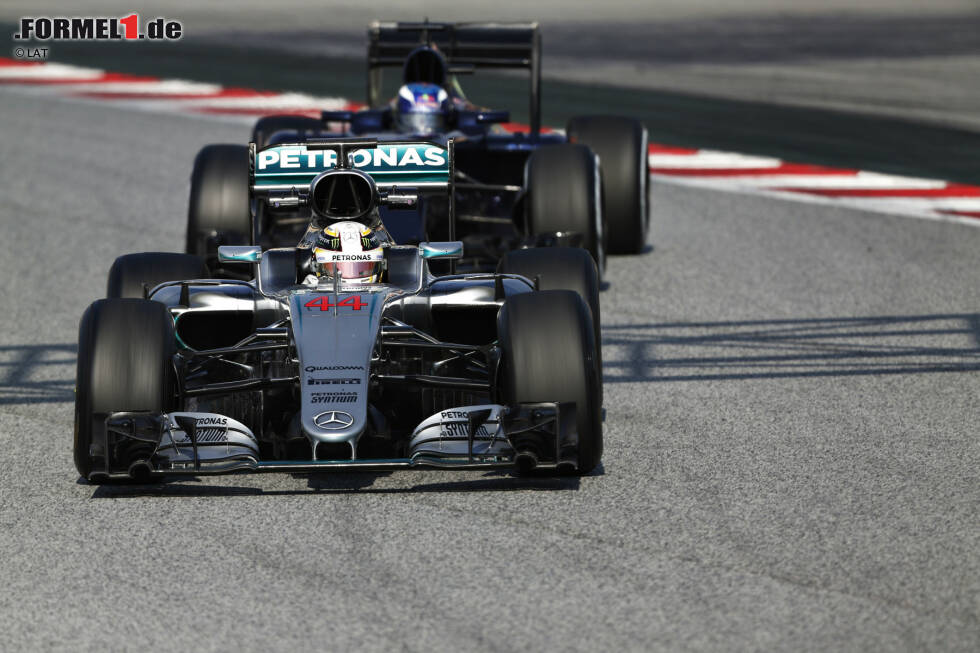 Foto zur News: Lewis Hamilton (Mercedes) und Max Verstappen (Toro Rosso)