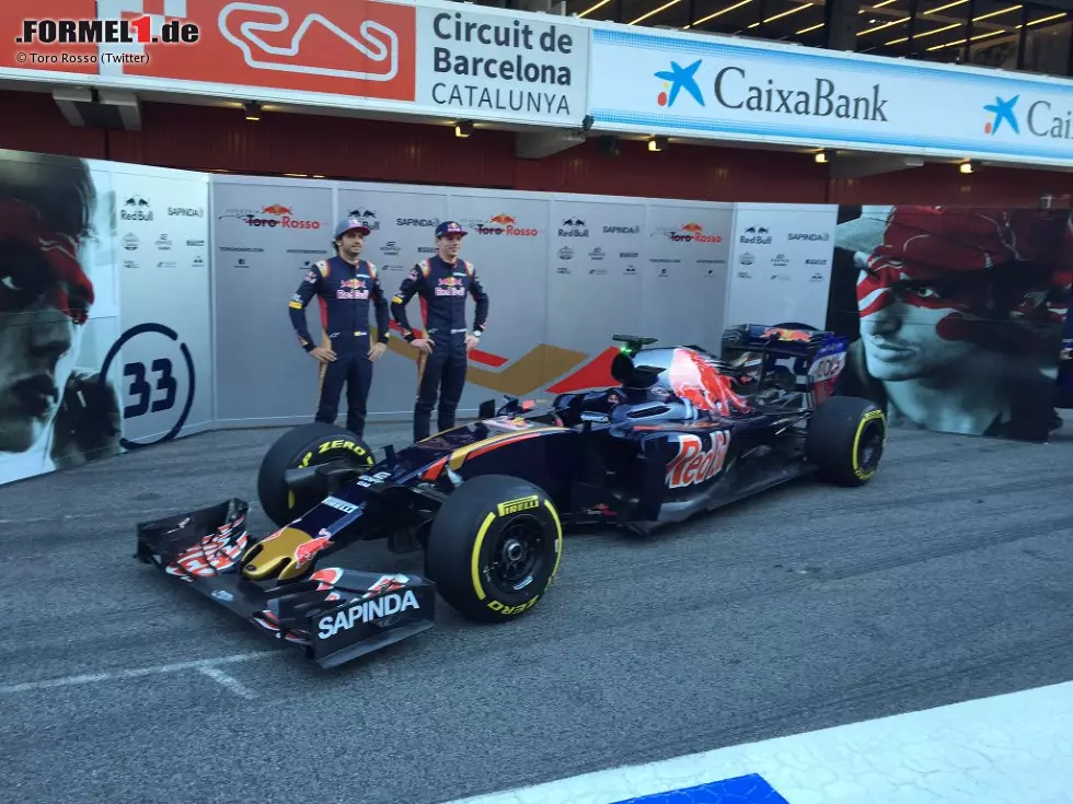 Foto zur News: Carlos Sainz und Max Verstappen mit dem STR11 (Toro Rosso)